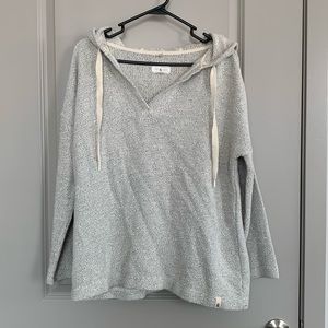 ⬇️ Lou & Grey Hooded pullover sweater